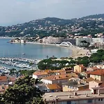 Avec Piscine, Parking Et Terrasse A - Fr-1-226-420 Sainte-Maxime