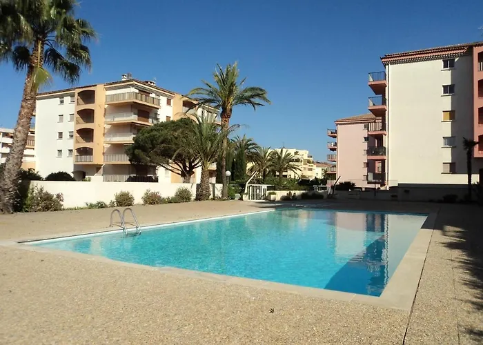 Apartman Avec Piscine, Parking Et Terrasse A - Fr-1-226-420 Sainte-Maxime